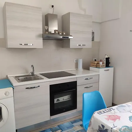 Tra Il Mare E Il Borgo -