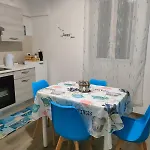 Apartman Tra Il Mare E Il Borgo - *