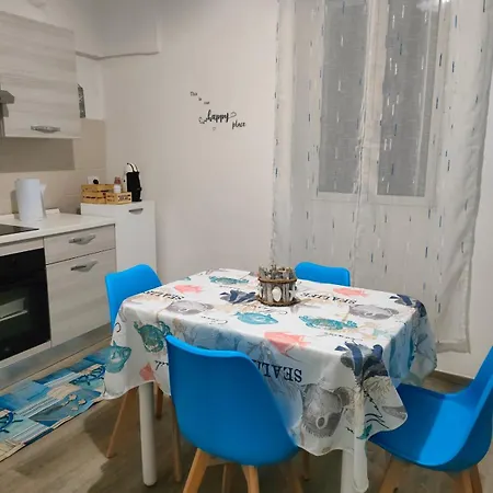 Apartman Tra Il Mare E Il Borgo - *