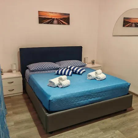 Tra Il Mare E Il Borgo -